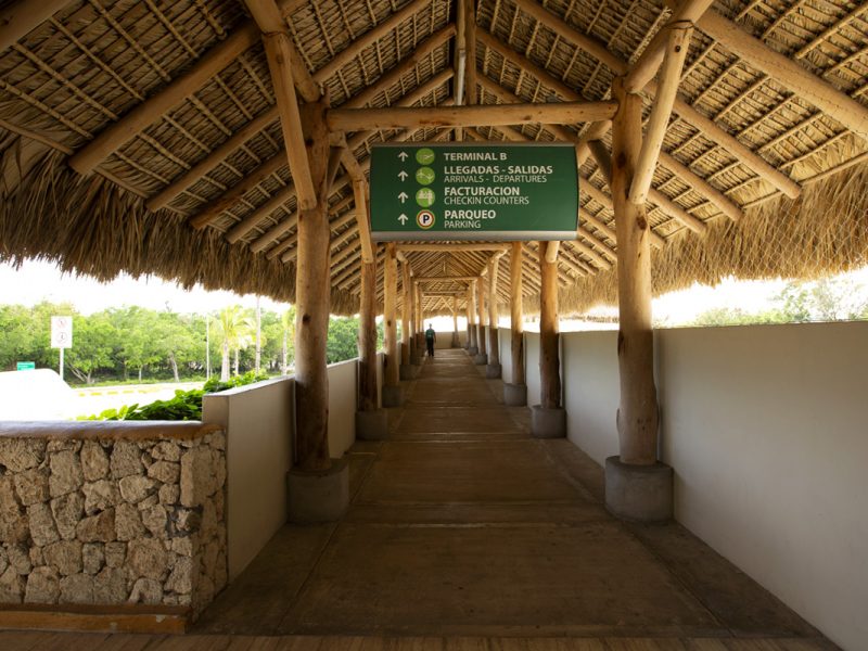 Puente Peatonal Terminales A y B